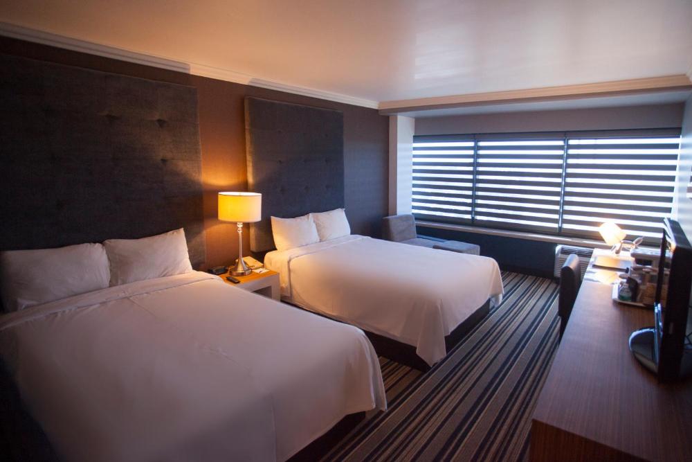 Double Premier Room - 2 double beds interior